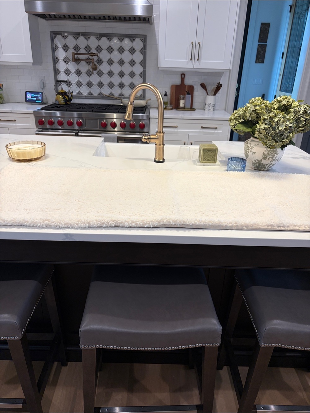 Cream Plush Sherpa Table Runner - Soft Decorative Dining Accent 22 x 59”